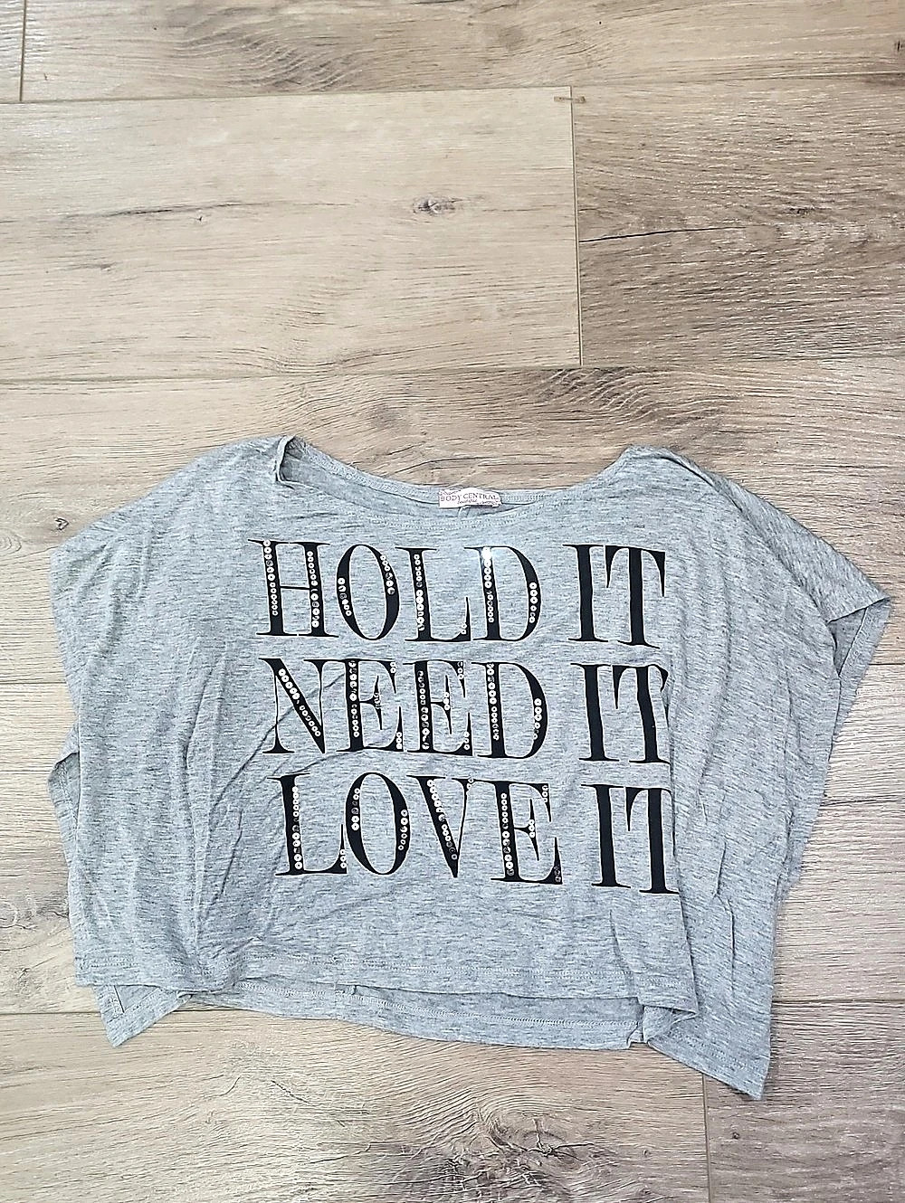 Body Central Graphic Short Sleeve Top in Gray
